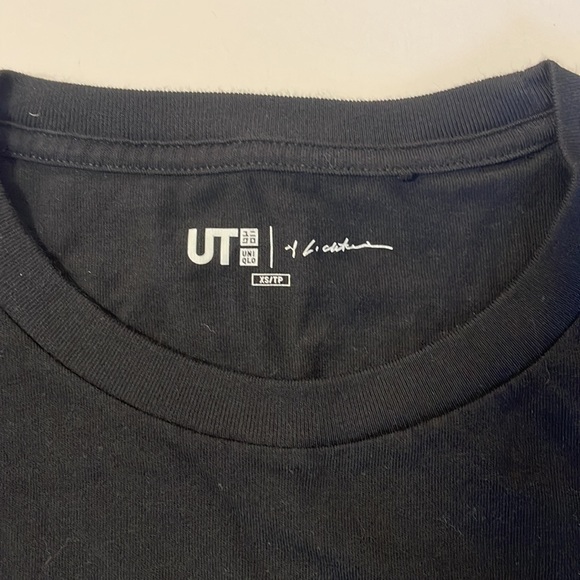Uniqlo T-Shirt collab - Picture 2 of 4